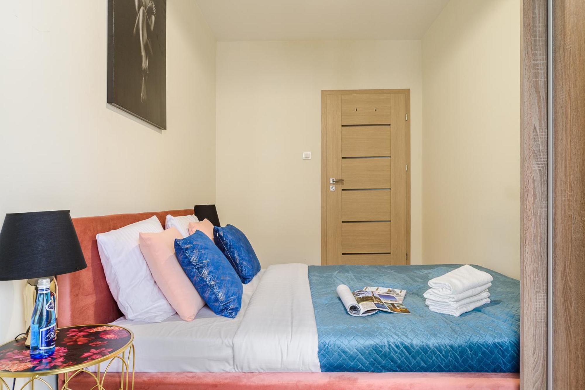 לודז' Lumina Stylish 3-Room Apart With Balcony מראה חיצוני תמונה