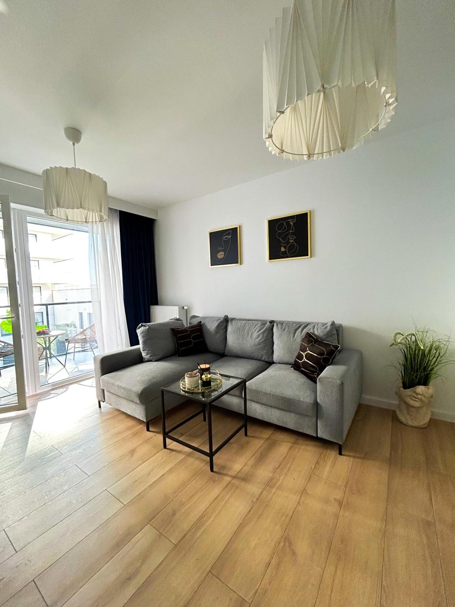 לודז' Lumina Stylish 3-Room Apart With Balcony מראה חיצוני תמונה